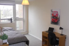 Four Bedroom Flat Located In Bow/Mile End