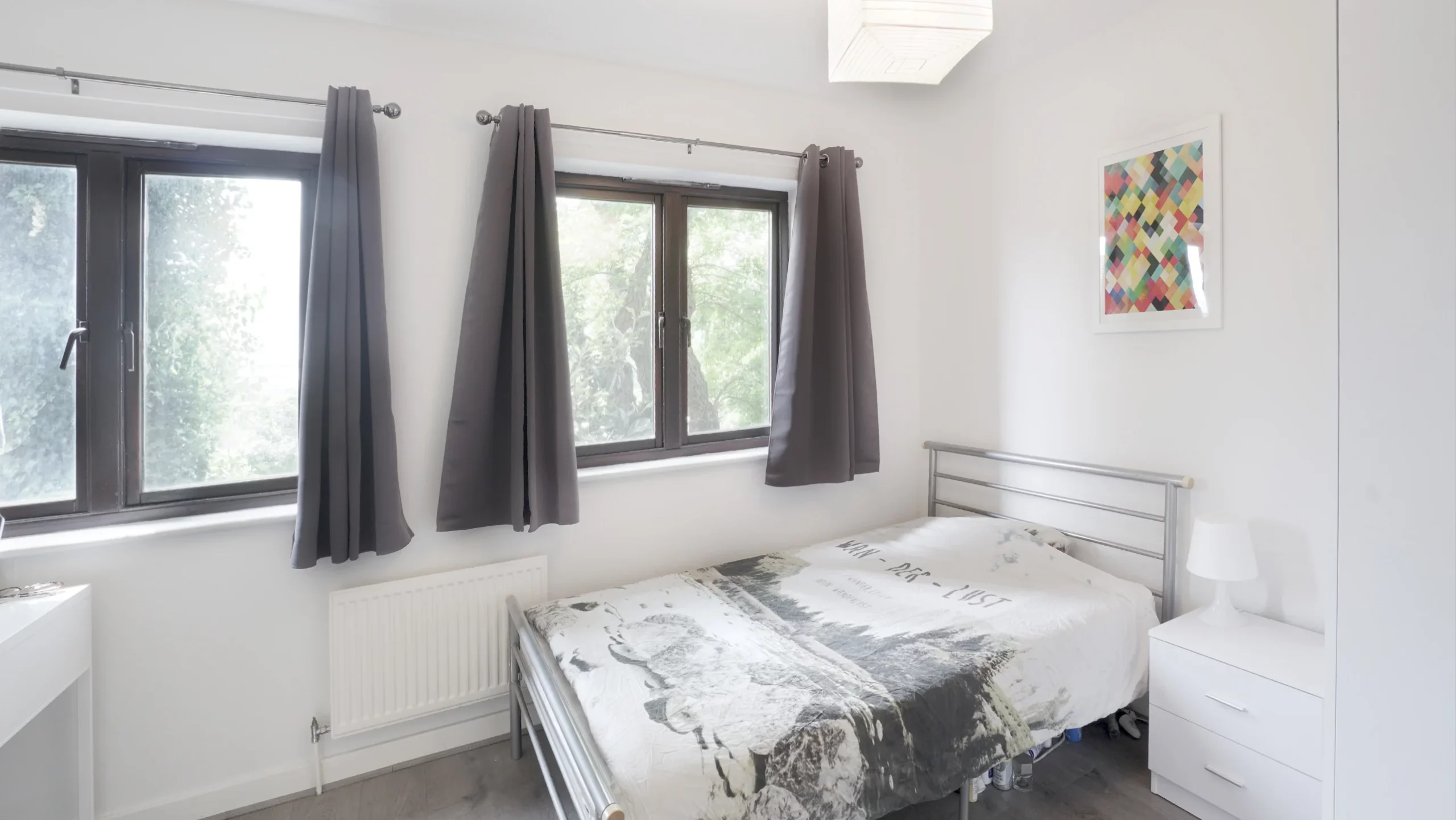 Five Bedroom Flat Located in Leyton